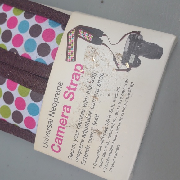 The Macbeth Collection universal neoprene camera strap - Picture 6 of 6